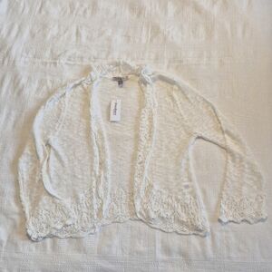 Dress Barn Roz & Ali women's white medium flower market sweater light knit NWT